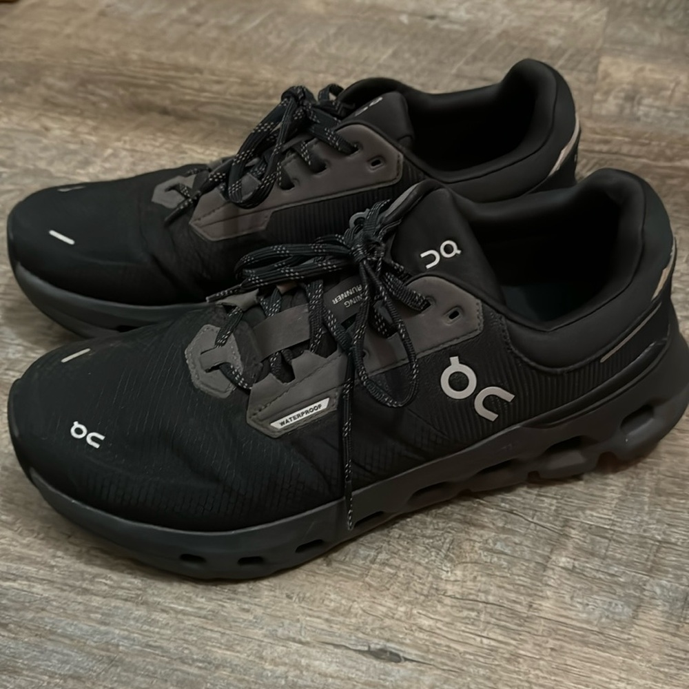 🖤Cloudrunner 2 Waterproof Women’s 9.5🖤